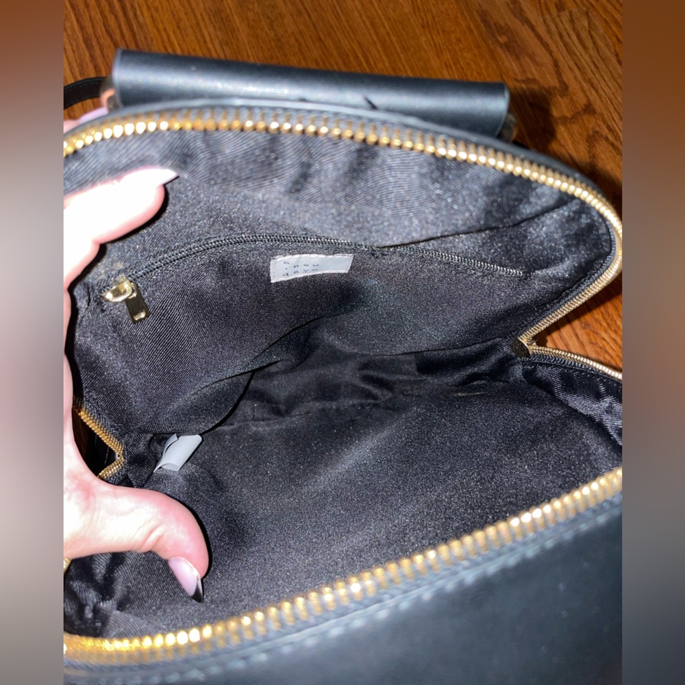 Multi-Pocket Black Simple Backpack - image 4